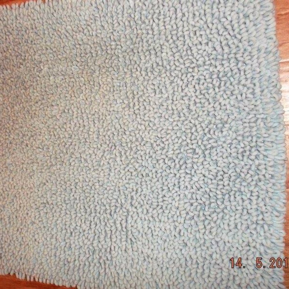 Chenille Throw Rug - Picture 3 of 3